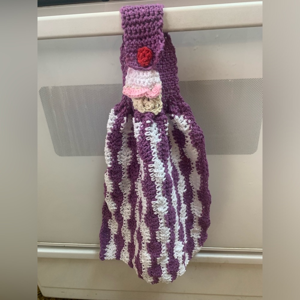 Cupcake Kitchen Wave Hanging Towel Purple and White Decorative Handmade New